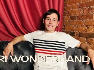 LARI_WONDERLAND