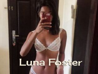 Luna_Foster