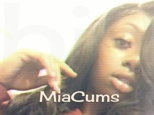 MiaCums