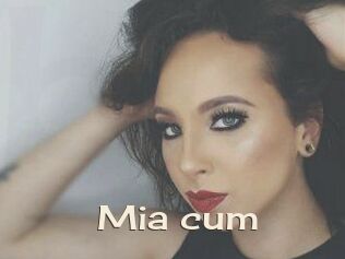 Mia_cum