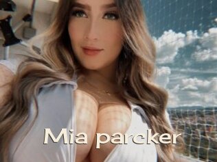 Mia_parcker