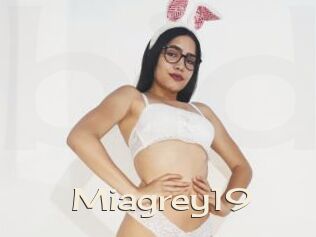 Miagrey19