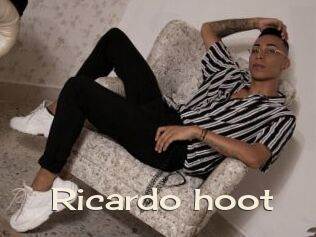 Ricardo_hoot